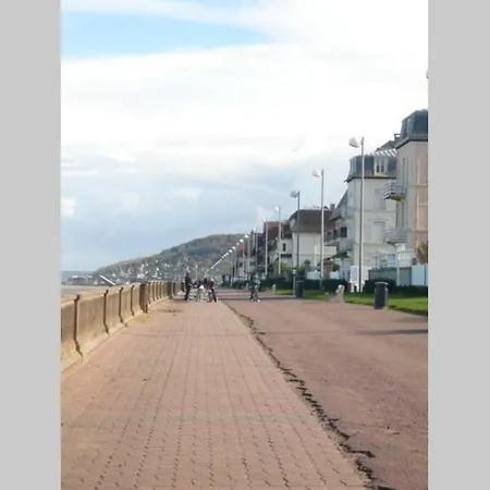 La Maison Bleue * Cabourg