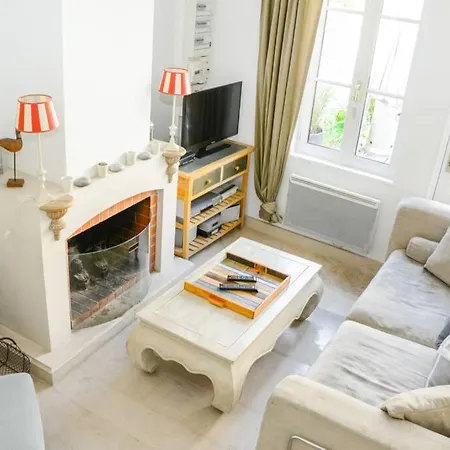 La Maison Bleue