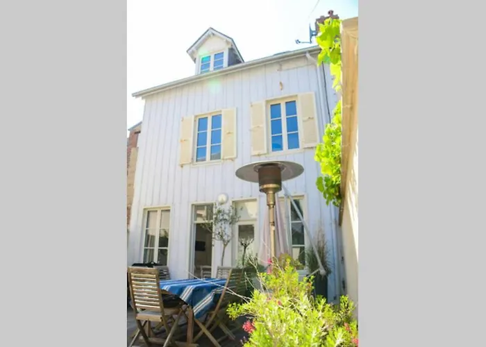 La Maison Bleue * Cabourg